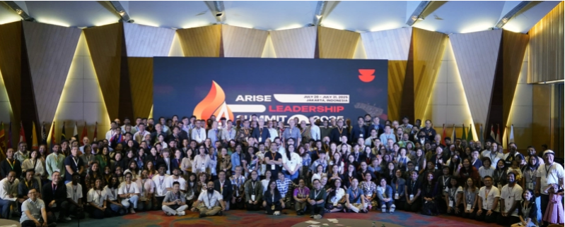 Les participants au Sommet Arise Leadership 2025 se sont réunis pour une photo de groupe à Jakarta, en Indonésie. Ils représentent 22 pays unis dans leur engagement à mobiliser la prochaine génération pour des missions mondiales