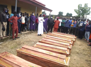 Funérailles des chrétiens tués le 28 août 2025 dans le comté de Kauru, État de Kaduna, Nigéria.