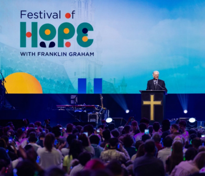 Lévangéliste Franklin Graham a donné lÉvangile à des milliers de personnes lors du Festival de lEspoir à Bruxelles.