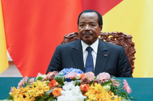Le président du Cameroun, Paul Biya, assiste à une cérémonie de signature au Grand Palais du Peuple, le 22 mars 2018 à Pékin, en Chine.