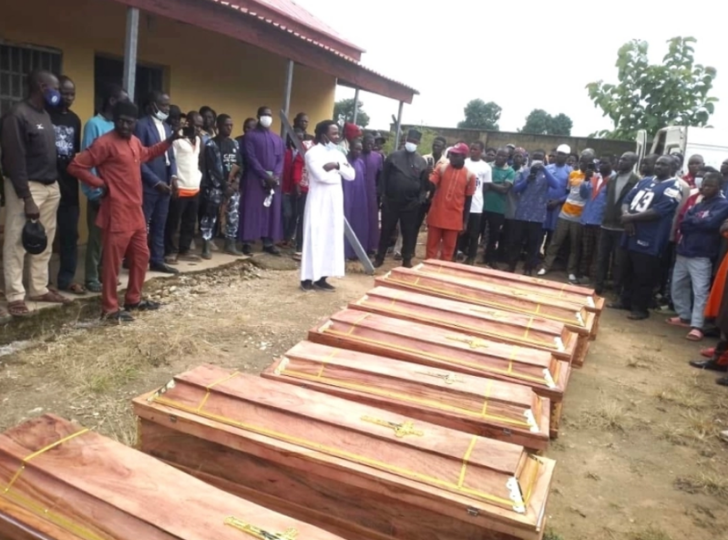 Funérailles de chrétiens tués le 28 août 2025 dans le comté de Kauru, État de Kaduna, Nigéria.