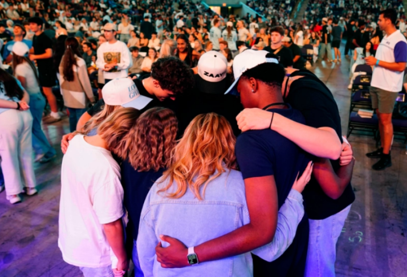 Les leaders étudiants se réunissent avant le début dUniteUs