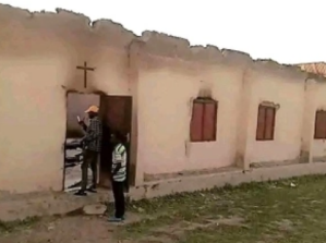 Bâtiment de lÉglise des Frères au Nigéria détruit par Boko Haram dans le village de Pemi, zone de gouvernement local de Chibok, au Nigéria, 8 novembre 2025.