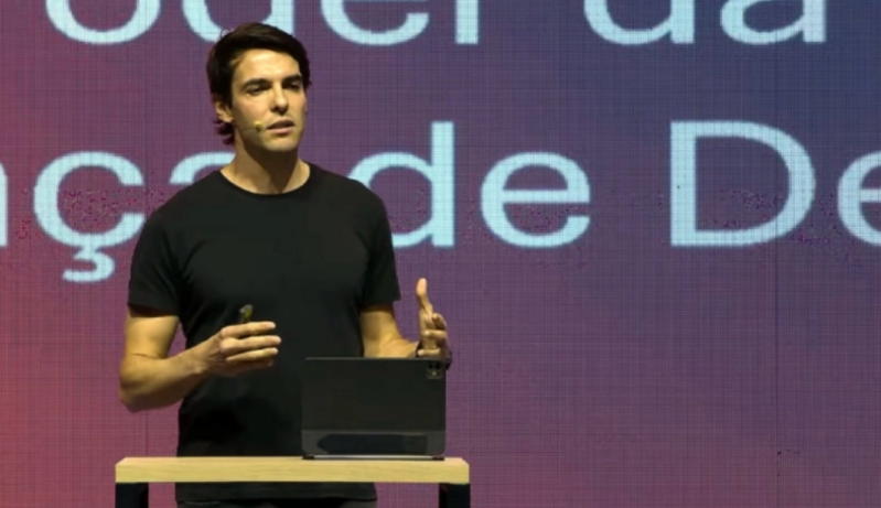 Le joueur brésilien Kaká a témoigné du moment où il a compris que « le but n’était pas de m’exalter, mais au contraire. Tout ce que je faisais était pour la gloire de Dieu.»