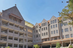 La réunion à la cathédrale All Saints avait pour but dexaminer le budget du pays et de discuter des propositions de dépenses pour lexercice financier 2026-2027