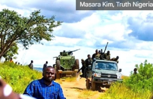 Des soldats sous les tirs dune milice peule à Dorowa Babuje, dans lÉtat du Plateau (Nigeria), le 20 septembre 2026.