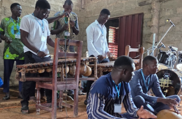 Le Festival Africa Sings célèbre 10 ans de construction de ponts de paix et de partage de l’Évangile par la musique et l’art au Bénin