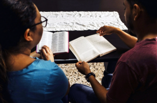 Chaque foyer doit devenir une famille missionnelle » : l’Église appelée à affronter les crises familiales par le discipulat