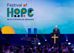 Des milliers de personnes participent à un événement d’évangélisation à Bruxelles avec Franklin Graham : « Un signe que Dieu est à l’œuvre »