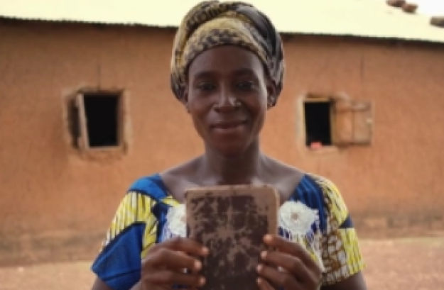 Le peuple Komba du Ghana reçoit la Bible complète après 16 ans de travail de traduction