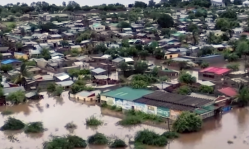 Inondations tuent plus de 200 personnes en Afrique australe alors que les églises deviennent des refuges